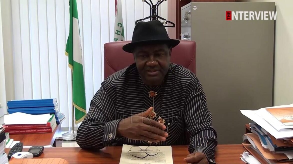 Video: Why I’m fighting With Rotimi Amaechi – Senator Magnus Abe