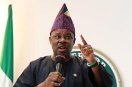 Amosun Withdraws From APC Presidential Race, Asks Supporters To Vote Tinubu