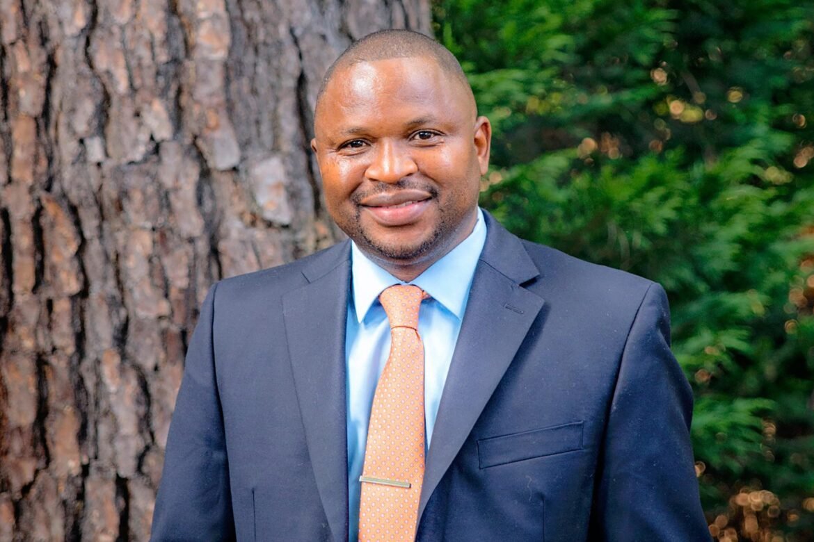 Buhari-Tinubu Alliance Will Crack Noticeably In 2020 – Farooq Kperogi