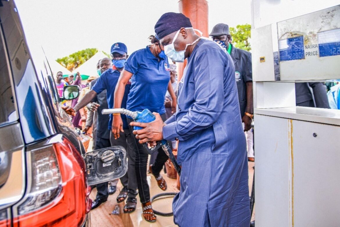 Fintiri Applauds Adamawa Teachers For Setting Up Petrol Station