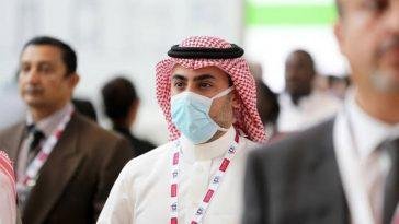 From May 17, 2020, only those driving alone in a car are exempted from wearing face masks in Qatar / Photo credit: thenational.ae