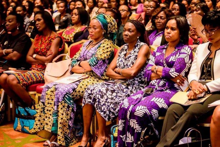 Nigerian women at an event / weetracker.com