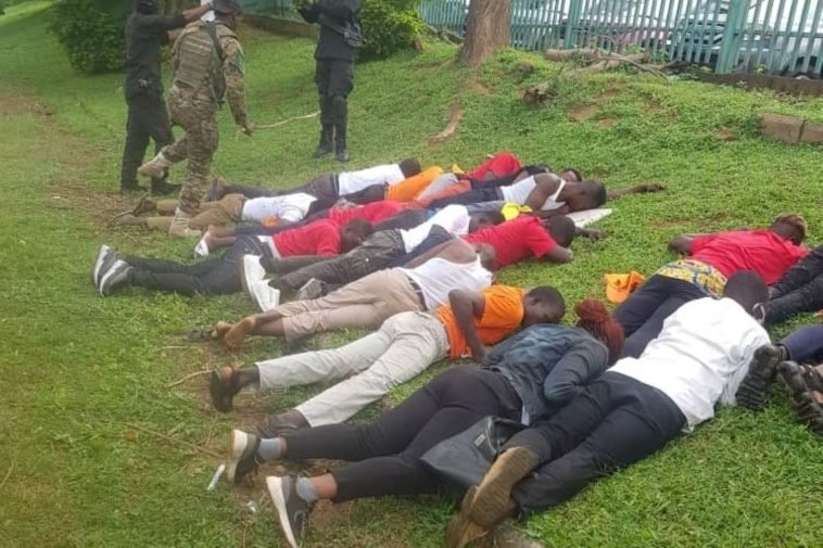 Security operatives harassing #RevolutionNow protesters at Unity Fountain Abuja on Wednesday / Photo credit Omoyele Sowore