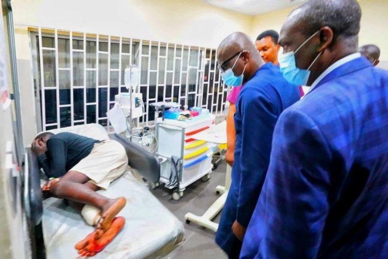 Governor Babajide Sanwo-Olu visits some of the hospitalised young people who were wounded during the Tuesday night Lekki Toll Gate Massacre.