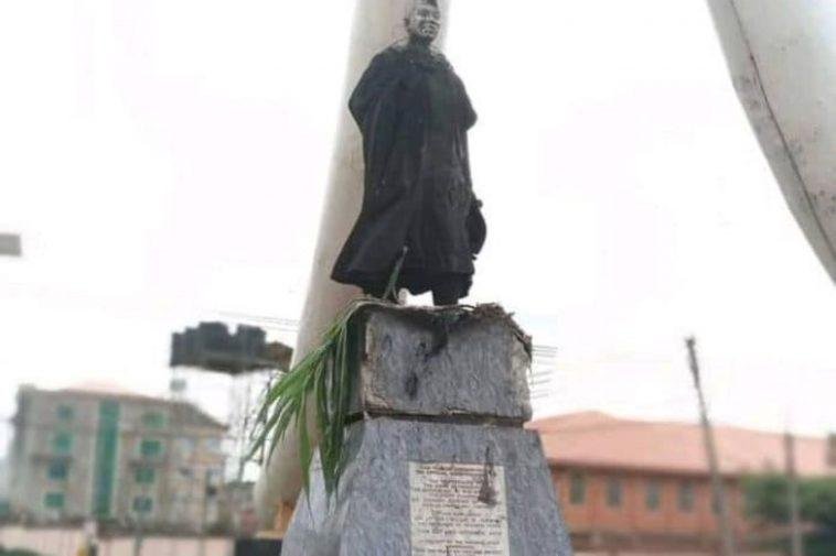 The statute, located at Denis Memorial Grammar School roundabout in Onitsha, was erected months ago by Governor Willie Obiano to further beautify the city / Photo credit: newspotng.com