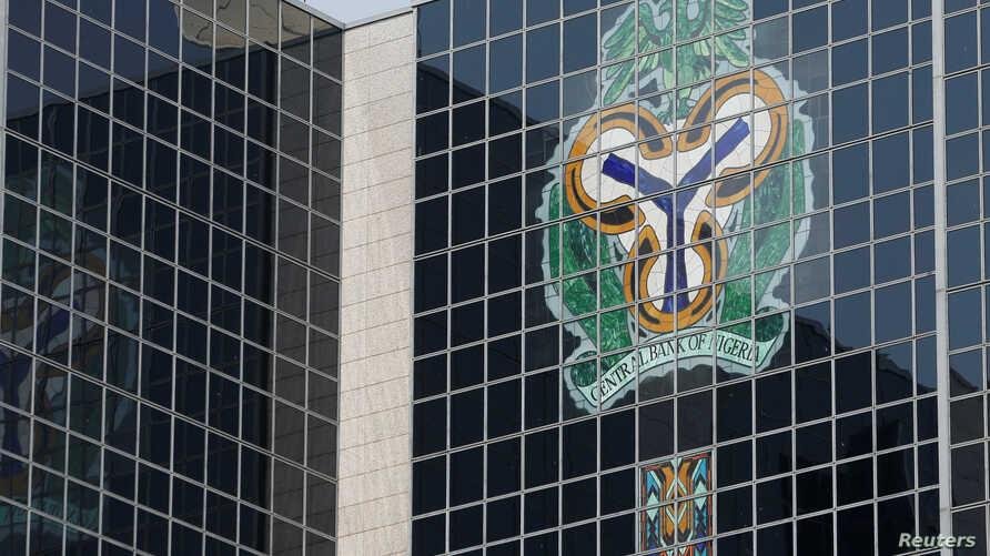 He advised the public to report any bank still dispensing old notes through its Automated Teller Machines (ATM) to the CBN for sanctions/ Photo credit: VOA