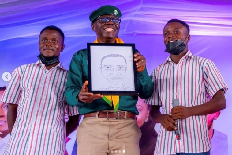 Governor Babajide Sanwo-Olu of Lagos State showing of his latest portrait / Photo credit: PM News