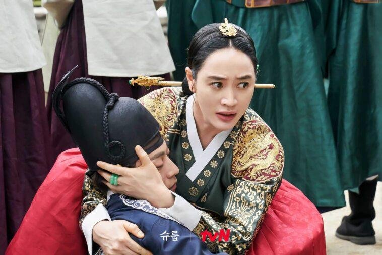 Queen Hwaryeong with her late Crown Prince in the series / Photo credit: Hancinema